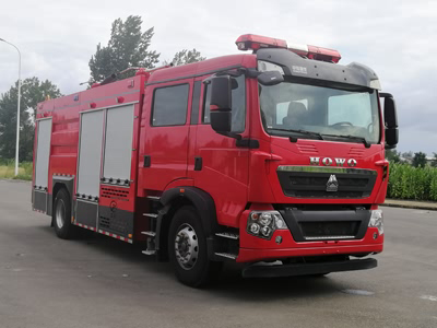重汽豪沃7m3干粉泡沫聯用消防車